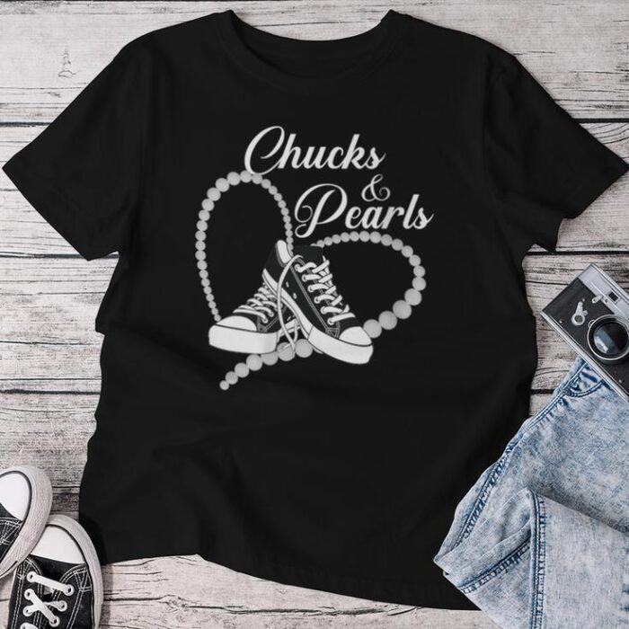 Chucks And Pearls 2024 I'm With Her Kamala 2024 Unisex T-shirt