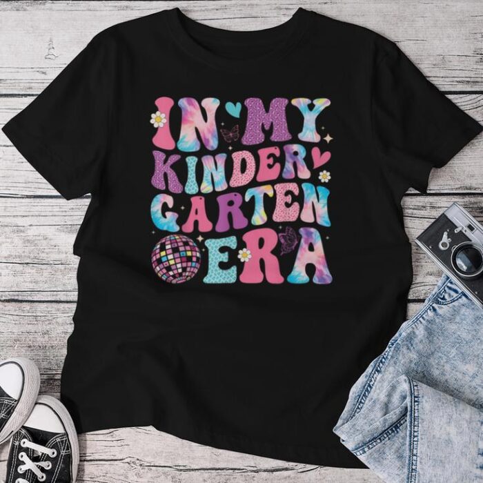 In My Kindergarten Era Back To School Groovy Girls Teacher Unisex T-shirt