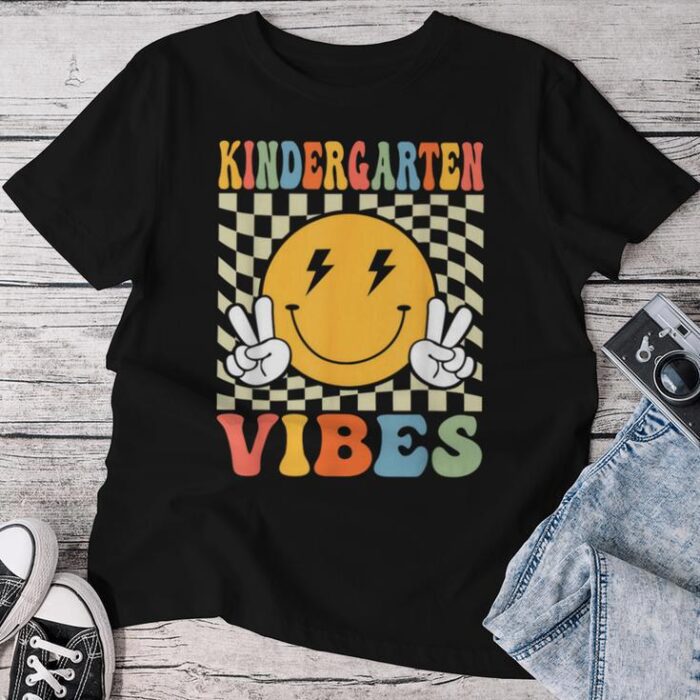 Kindergarten Vibes Teacher Team Squad Back To School Unisex T-shirt