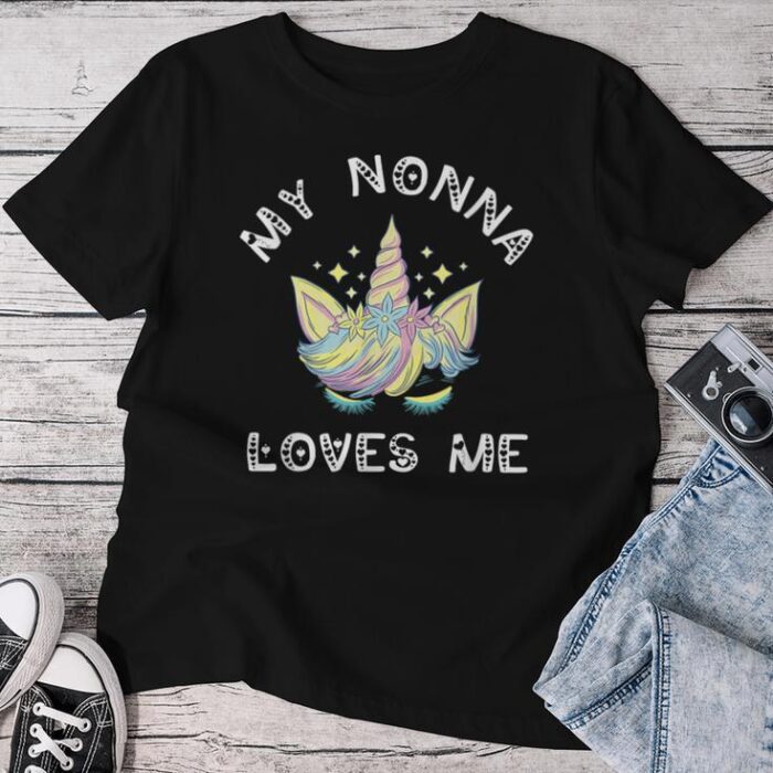 My Nonna Loves Me Italian Grandmother Unicorn Grandma Unisex T-shirt